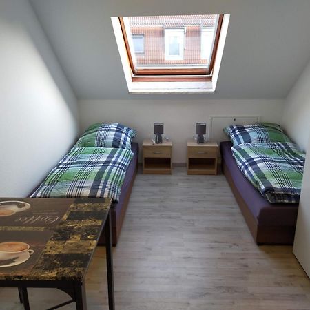 Flex Aparts - Grosse, Moeblierte Wohnung In Zwickau Mit 2 Zimmern Esterno foto