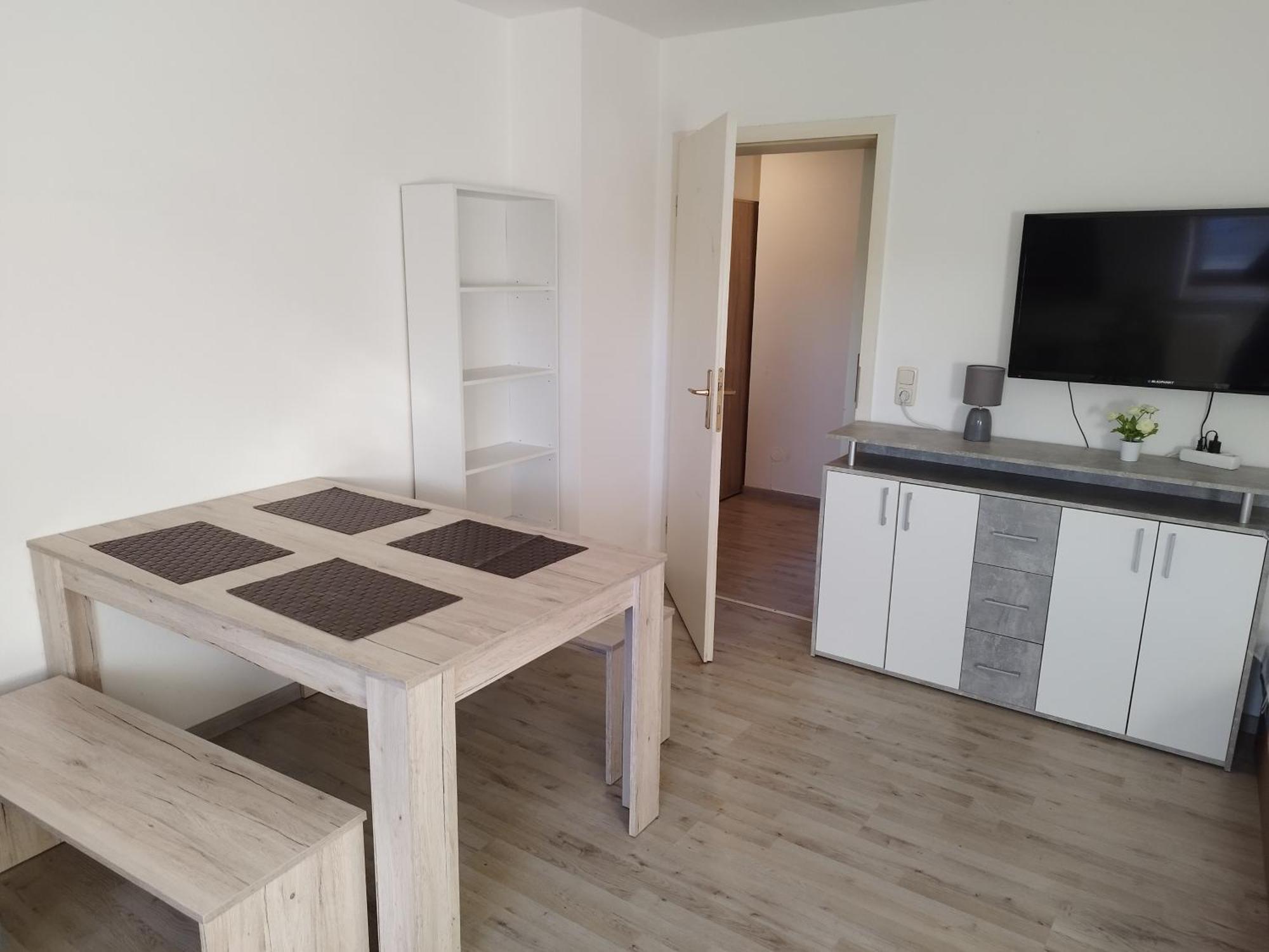 Flex Aparts - Grosse, Moeblierte Wohnung In Zwickau Mit 2 Zimmern Esterno foto