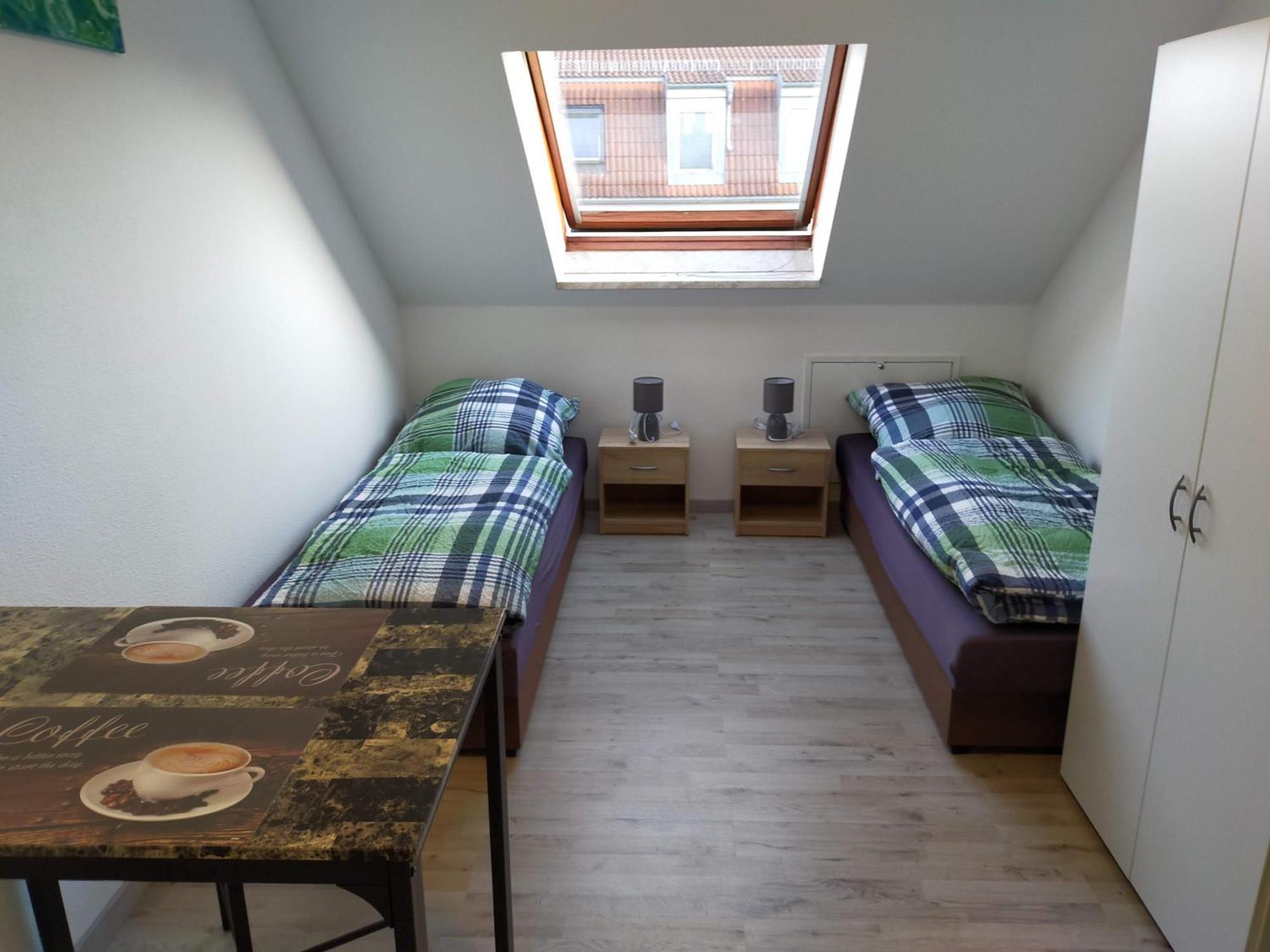 Flex Aparts - Grosse, Moeblierte Wohnung In Zwickau Mit 2 Zimmern Esterno foto