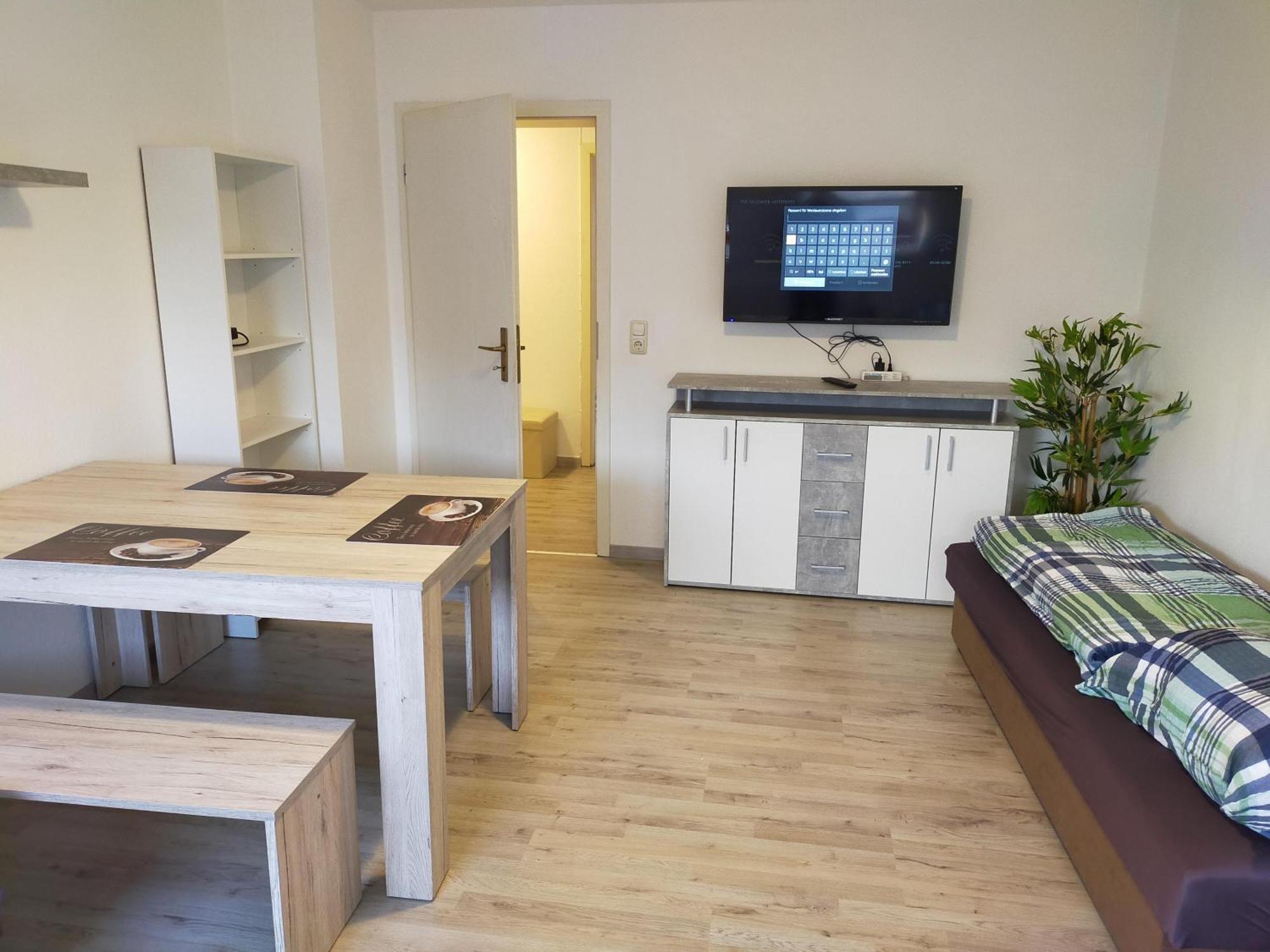 Flex Aparts - Grosse, Moeblierte Wohnung In Zwickau Mit 2 Zimmern Esterno foto