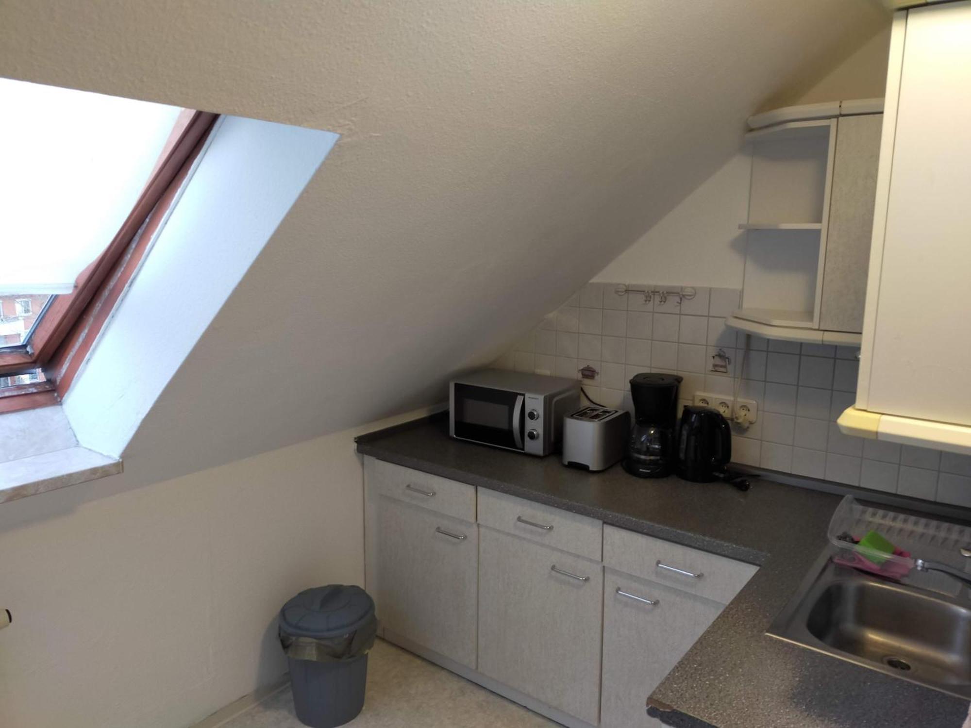 Flex Aparts - Grosse, Moeblierte Wohnung In Zwickau Mit 2 Zimmern Esterno foto