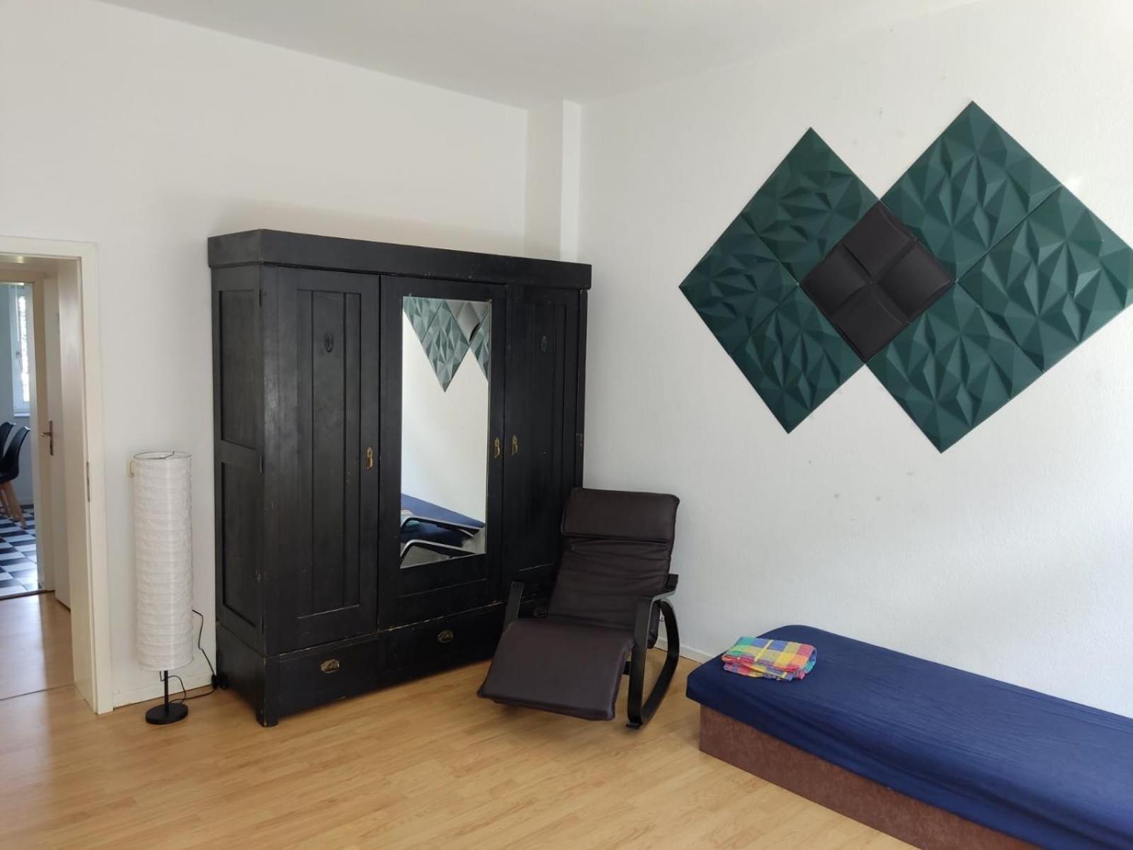 Flex Aparts - Grosse, Moeblierte Wohnung In Zwickau Mit 2 Zimmern Esterno foto